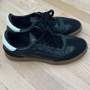 Cole Haan GrandPro Breakaway sneaker in very good condition, size 9.5